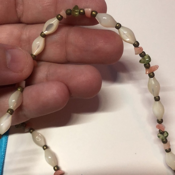Hawaiian Shell Beaded Necklace - Picture 4 of 5